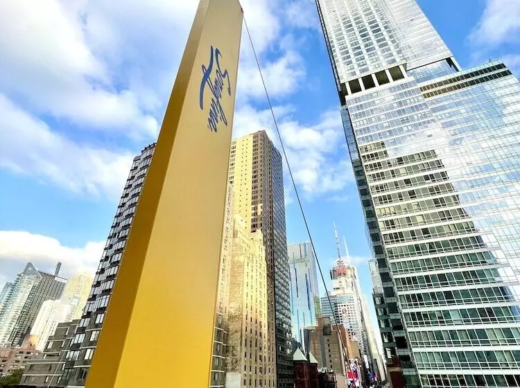 Pod Times Square