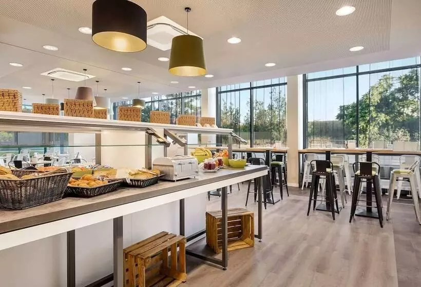 Fotos del hotel Super 8 By Wyndham Dresden:  5