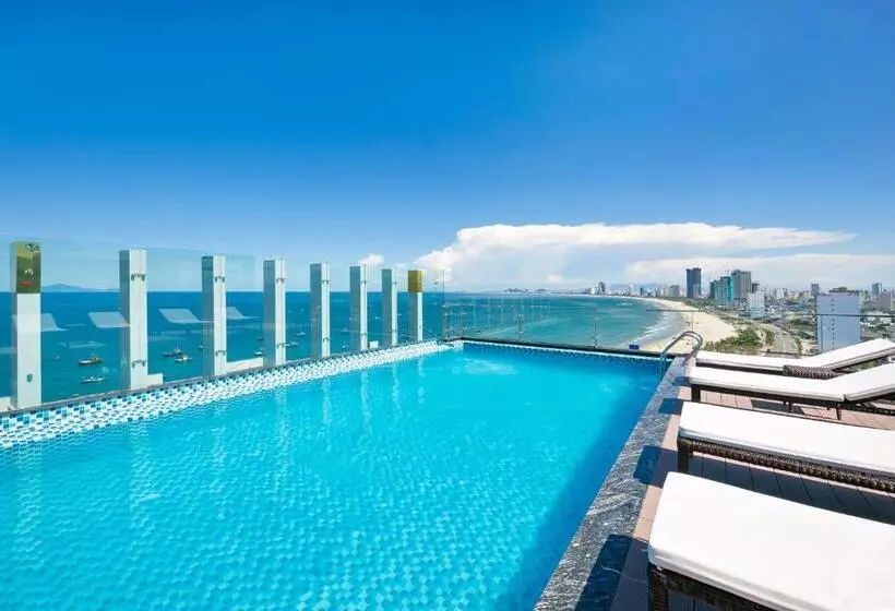 Alisia Beach