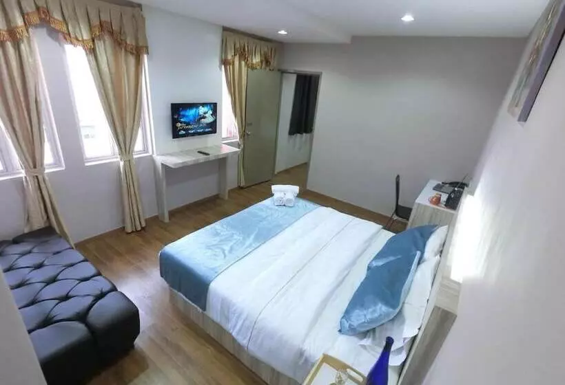 Fotos del hotel Royale  Batu Gajah:  7