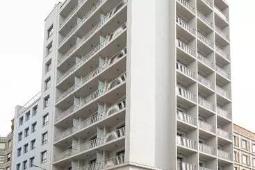 Barceló León Conde Luna - Leon