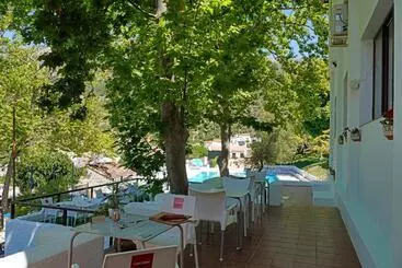 Rural & Restaurante Las Camaretas - Cortes de la Frontera