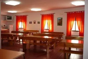 Albergue Serranilla   Hostel - Villanueva de Guadamejud