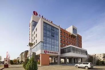 Ramada By Wyndham Oradea - Oradea