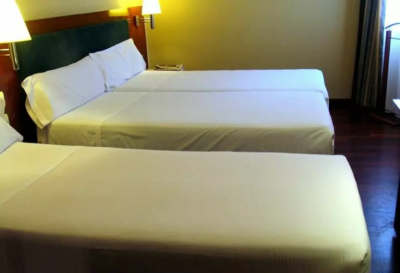 Fotos del hotel Ginosi Pedralbes:  14