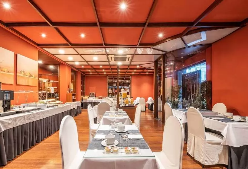 Fotos del hotel Crisol Puerta De Burgos:  9