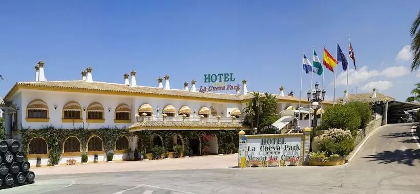 La Cueva Park