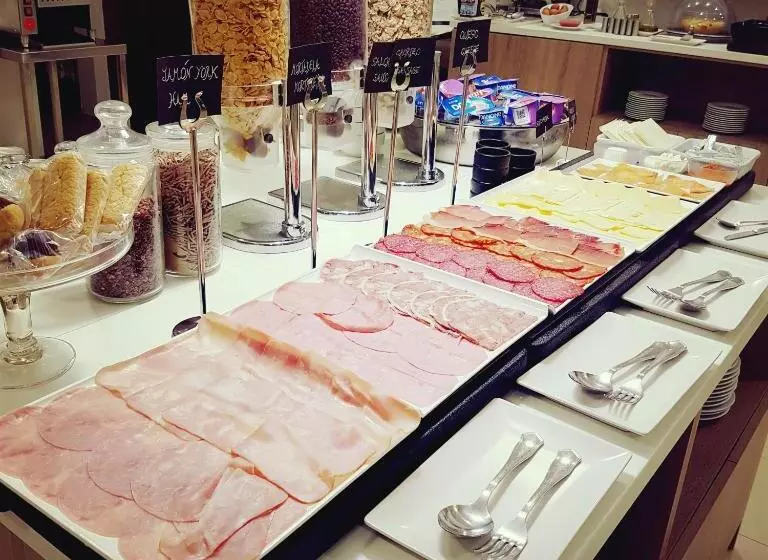 Fotos del hotel Cristina:  8