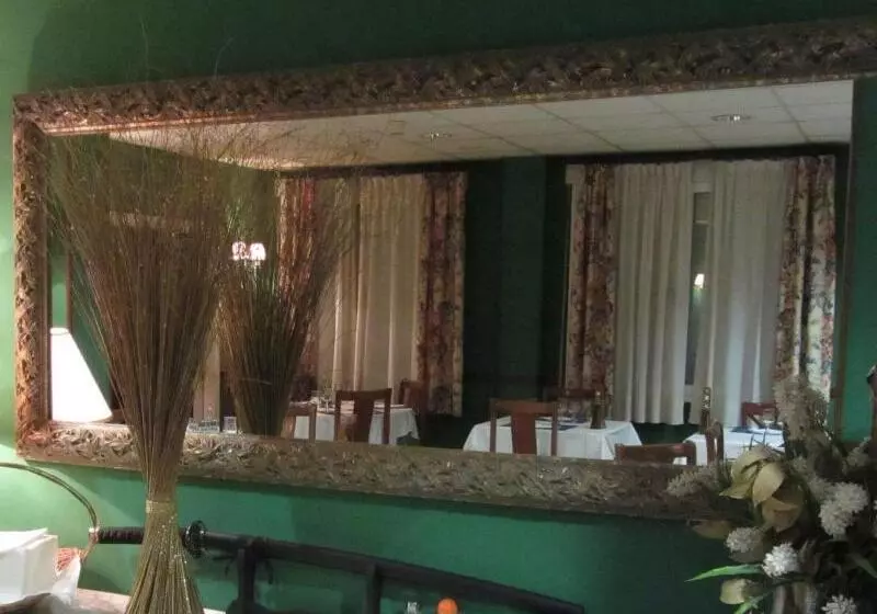Fotos del hotel Villa De Utrillas:  14