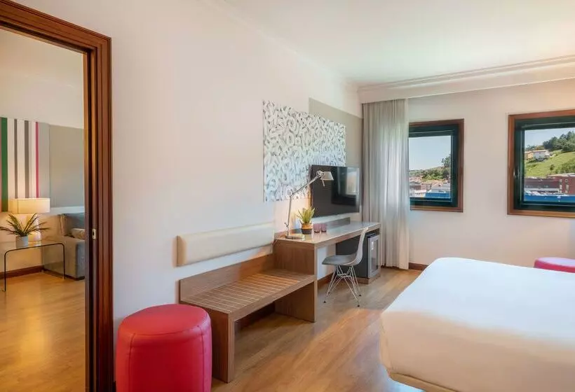 Santiago Plaza Affiliated By Meliá