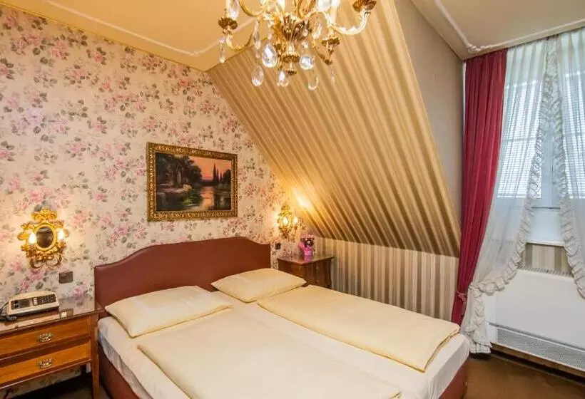 Fotos del hotel Palais Porcia:  3