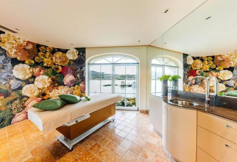 Fotos del hotel Schloss Seefels:  17