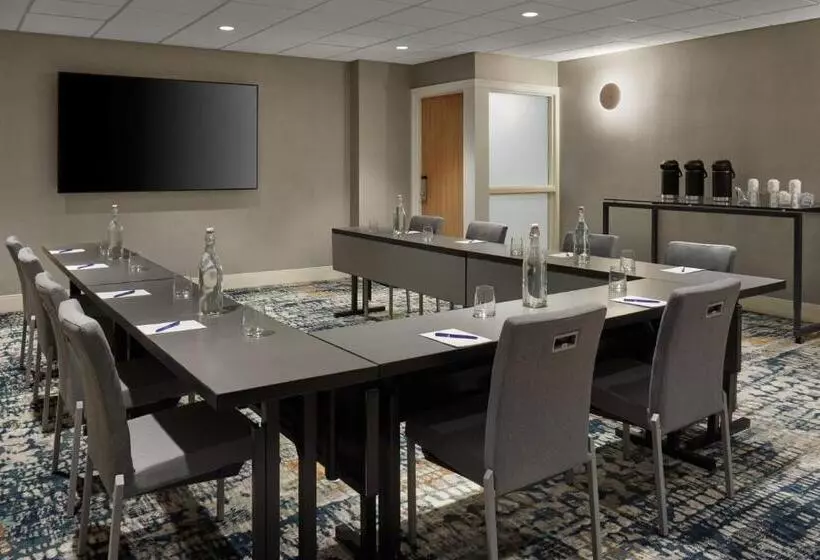 Fotos del hotel Delta Hotels By Marriott Calgary Airport Interminal:  11