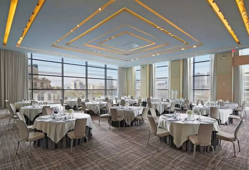 Four Seasons Hotel Toronto At Yorkville