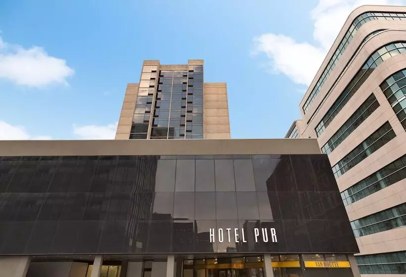 Pur, Quebec, A Tribute Portfolio