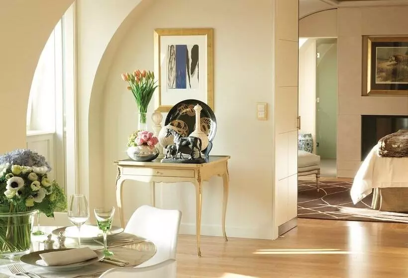 Fotos del hotel Four Seasons Hotel Des Bergues Geneva:  16