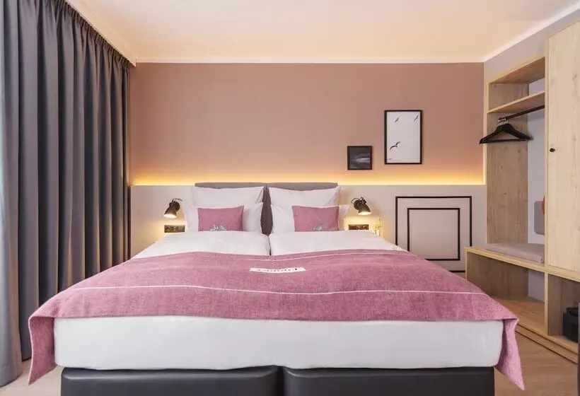 Novum  Lichtburg Am Kurfürstendamm