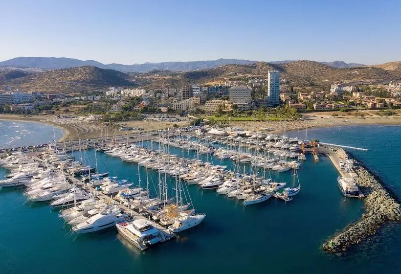 Fotos del hotel St Raphael Resort:  23