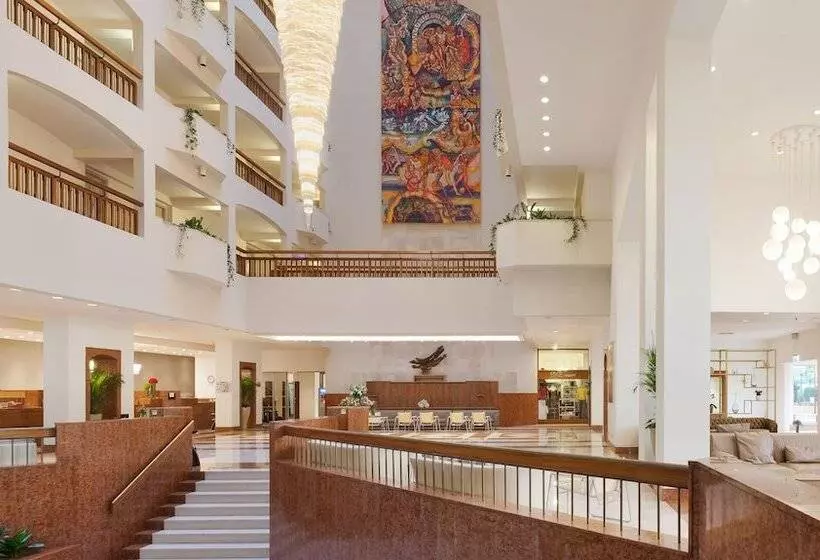 Fotos del hotel St Raphael Resort:  4