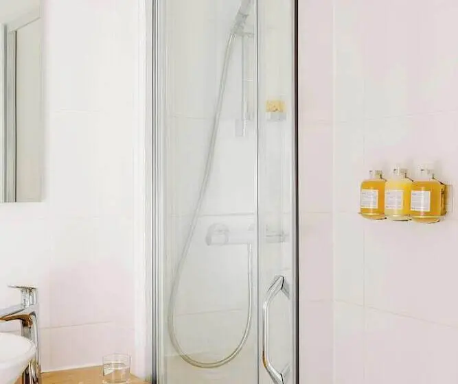 Fotos del hotel Hôtel Colette Cannes Centre:  7