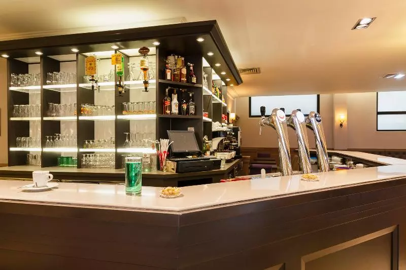 Fotos del hotel The Originals City, Hôtel Astoria Vatican, Lourdes:  4