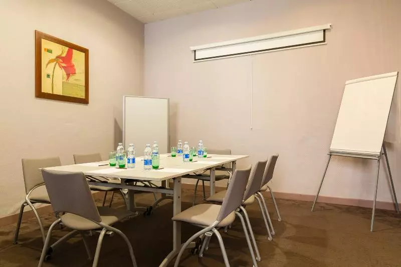 Fotos del hotel The Originals City, Hôtel Astoria Vatican, Lourdes:  5