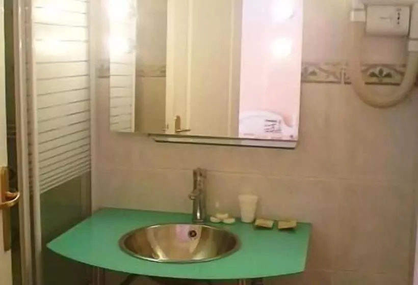 Fotos del hotel Hôtel Georges:  4