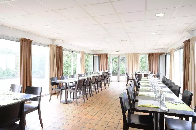 Fotos del hotel Kyriad Reims Est  Parc Expositions:  8