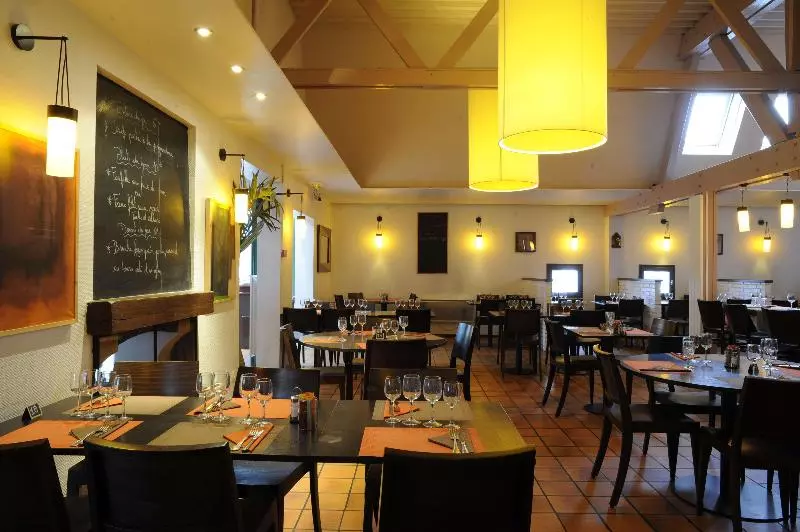 Fotos del hotel Kyriad Reims Est  Parc Expositions:  7