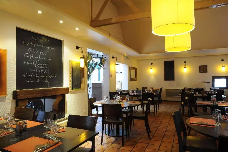 Fotos del hotel Kyriad Reims Est  Parc Expositions:  13