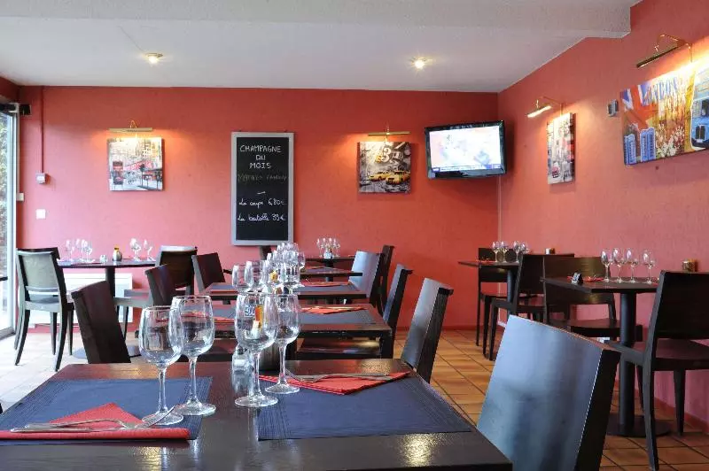 Fotos del hotel Kyriad Reims Est  Parc Expositions:  10