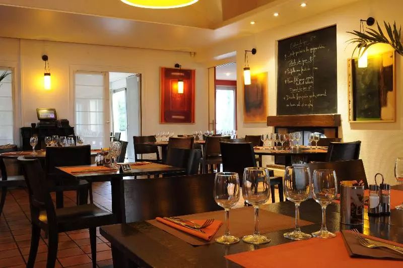 Fotos del hotel Kyriad Reims Est  Parc Expositions:  21