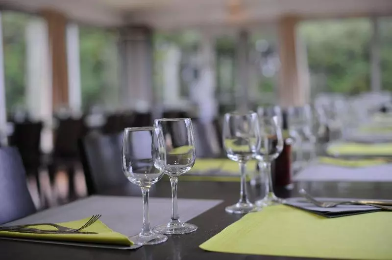 Fotos del hotel Kyriad Reims Est  Parc Expositions:  15