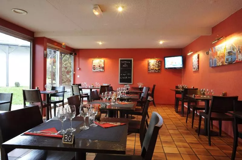 Fotos del hotel Kyriad Reims Est  Parc Expositions:  14