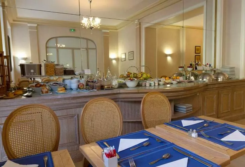 Fotos del hotel Royal  Paris Champs Elysées:  4