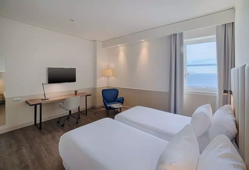 Fotos del hotel Nh Napoli Panorama:  7