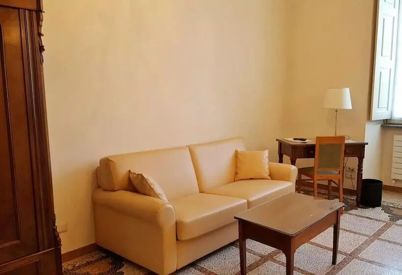 Fotos del hotel Roma E Rocca Cavour:  14