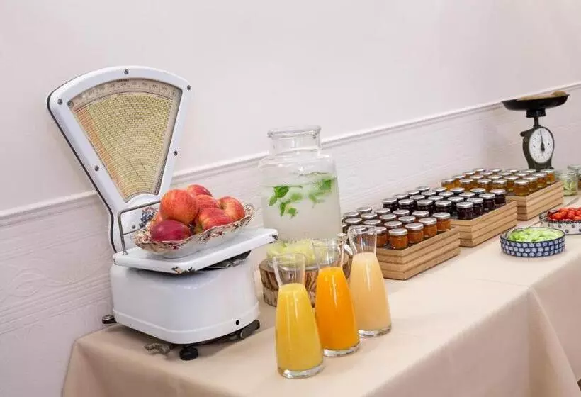 Fotos del hotel Perrin  Former Carlton:  4