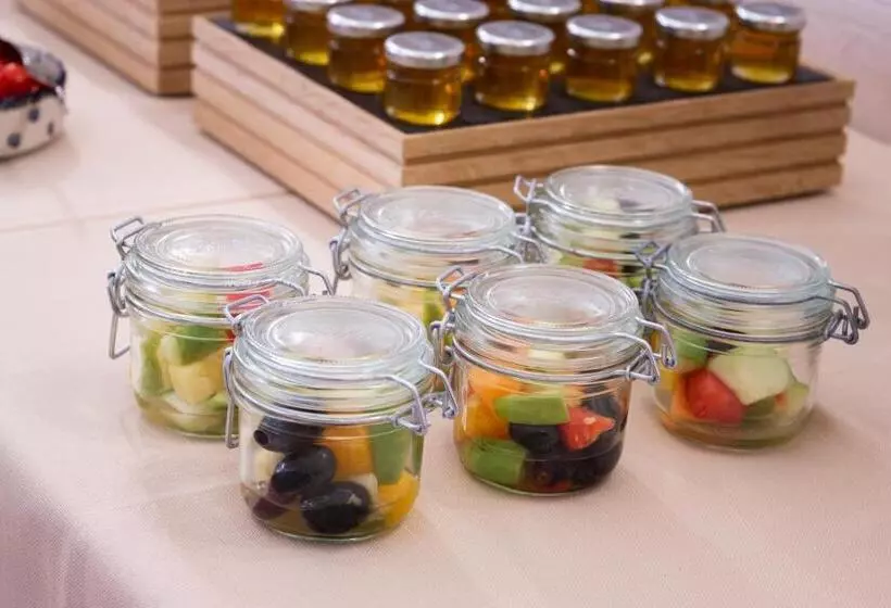 Fotos del hotel Perrin  Former Carlton:  9