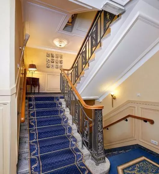 Fotos del hotel Perrin  Former Carlton:  2