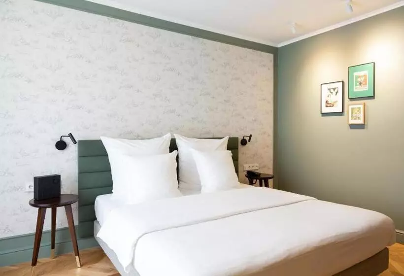 Fotos del hotel Perrin  Former Carlton:  18