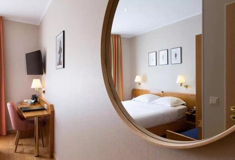 Fotos del hotel Perrin  Former Carlton:  7