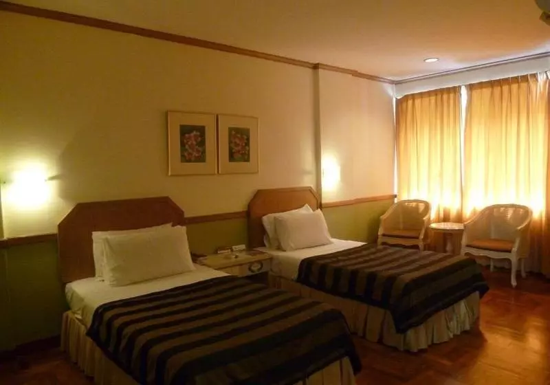 Fotos del hotel Shah's Village:  2