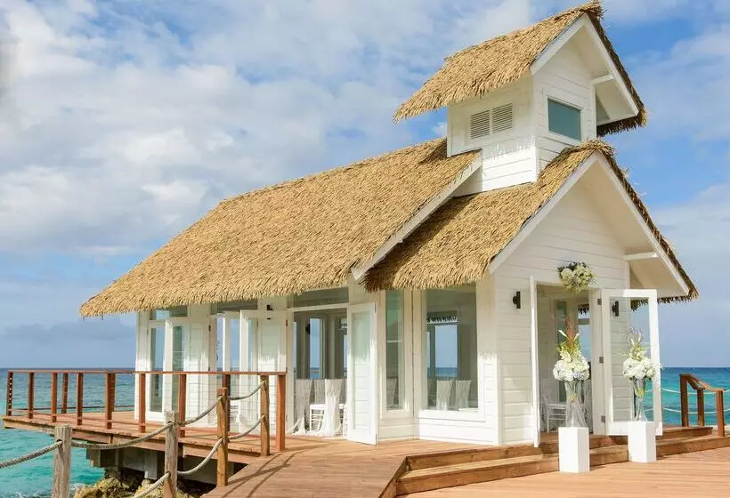 Fotos del hotel Sandals Ochi Beach All Inclusive Resort Couples Only:  23