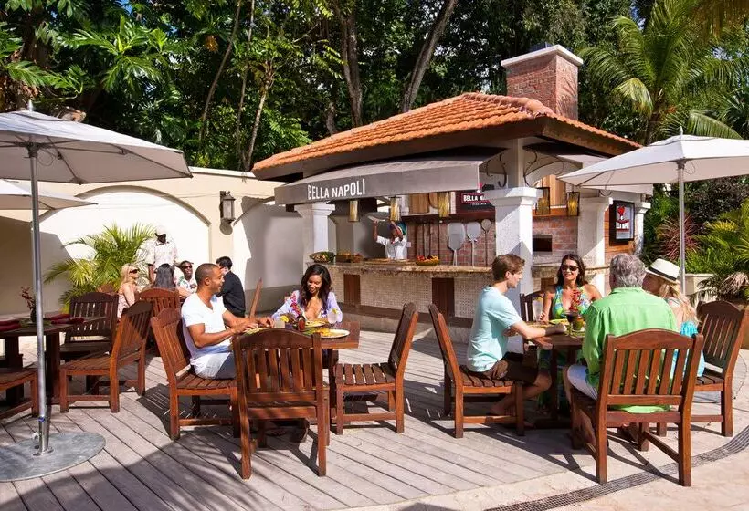 Fotos del hotel Sandals Ochi Beach All Inclusive Resort Couples Only:  18