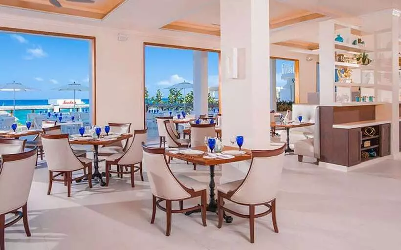 Fotos del hotel Sandals Ochi Beach All Inclusive Resort Couples Only:  20