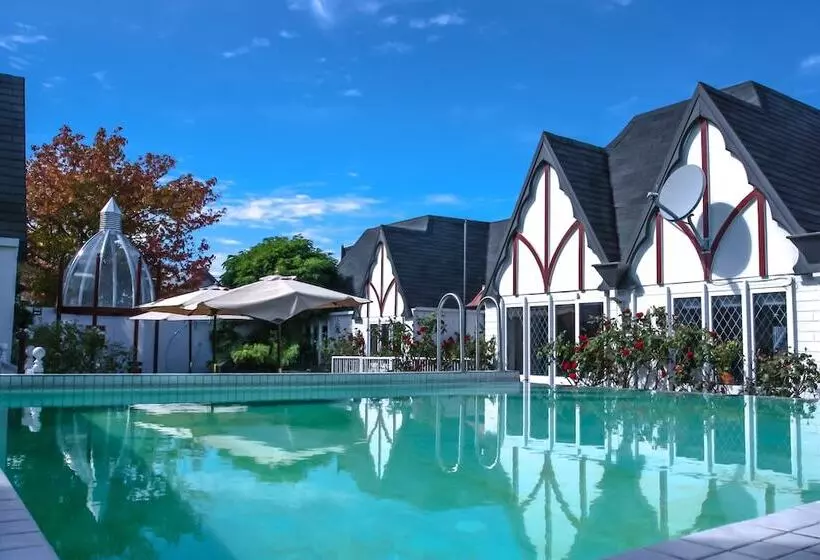 Fotos del hotel Camelot Motor Lodge:  2