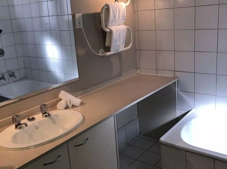 Fotos del hotel Camelot Motor Lodge:  16