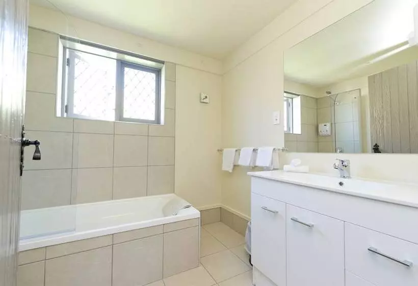 Fotos del hotel Camelot Motor Lodge:  21