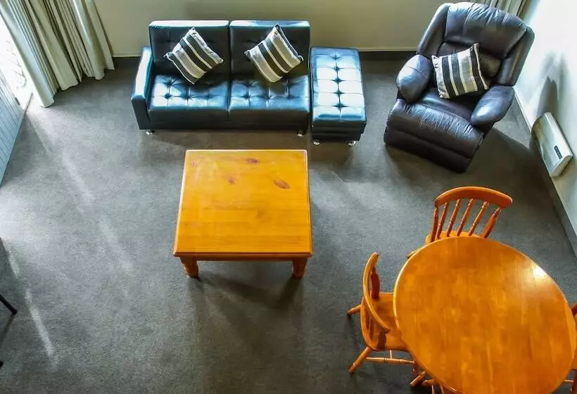 Fotos del hotel Camelot Motor Lodge:  18